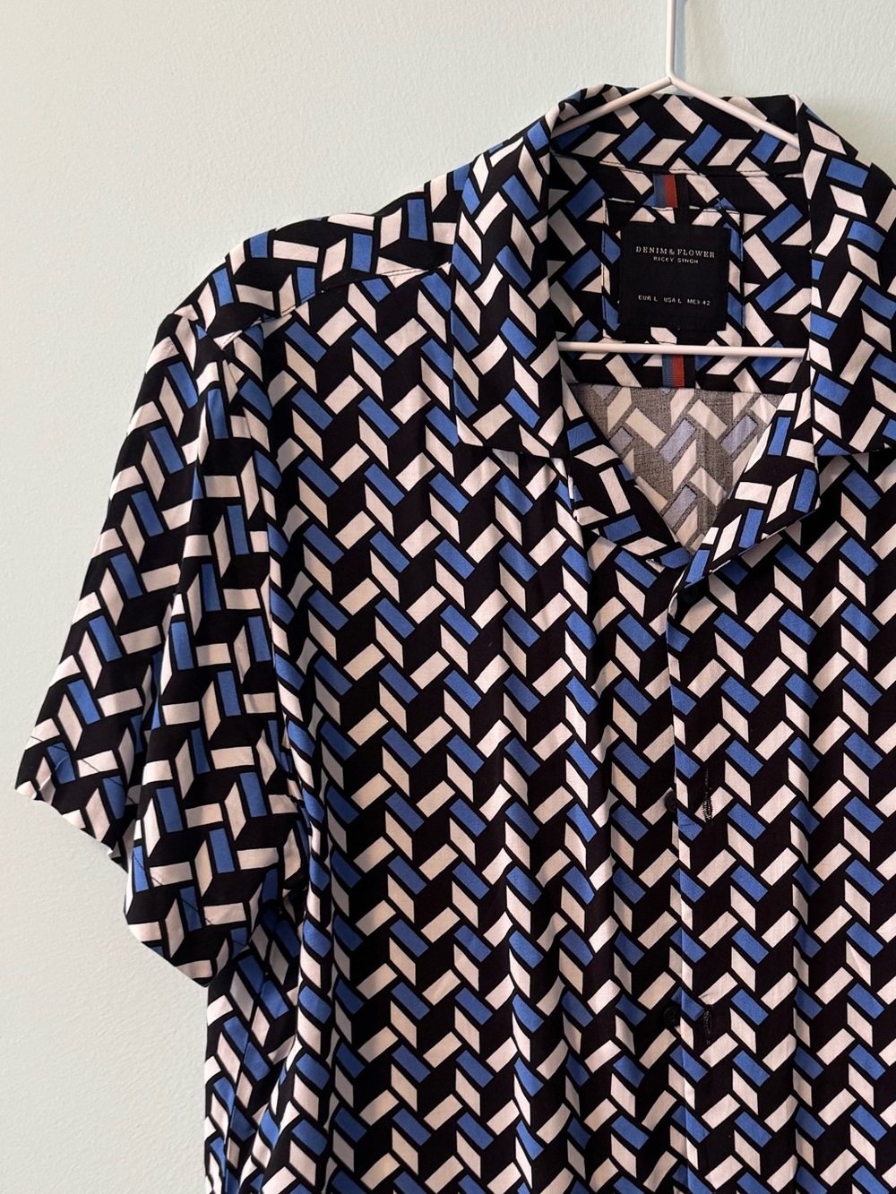 Denim & Flower Geometric Print Button-Down Shirt - Blue & Black